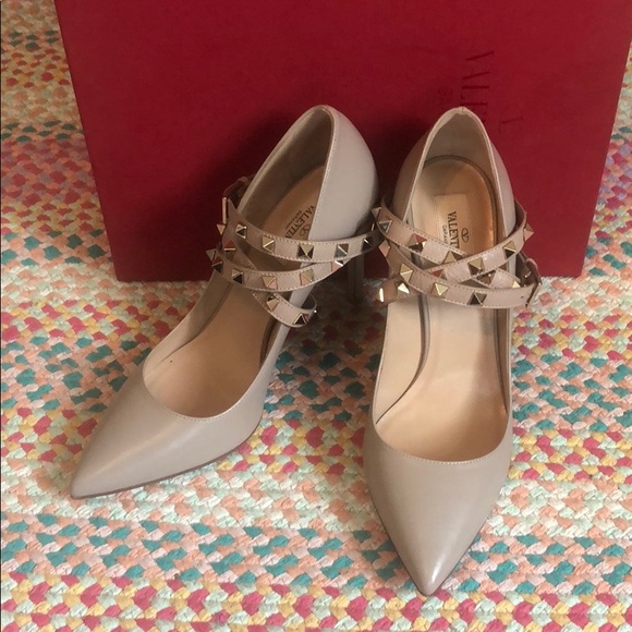 Valentino Garavani ankle strap rock stud pump sold - Picture 2 of 8